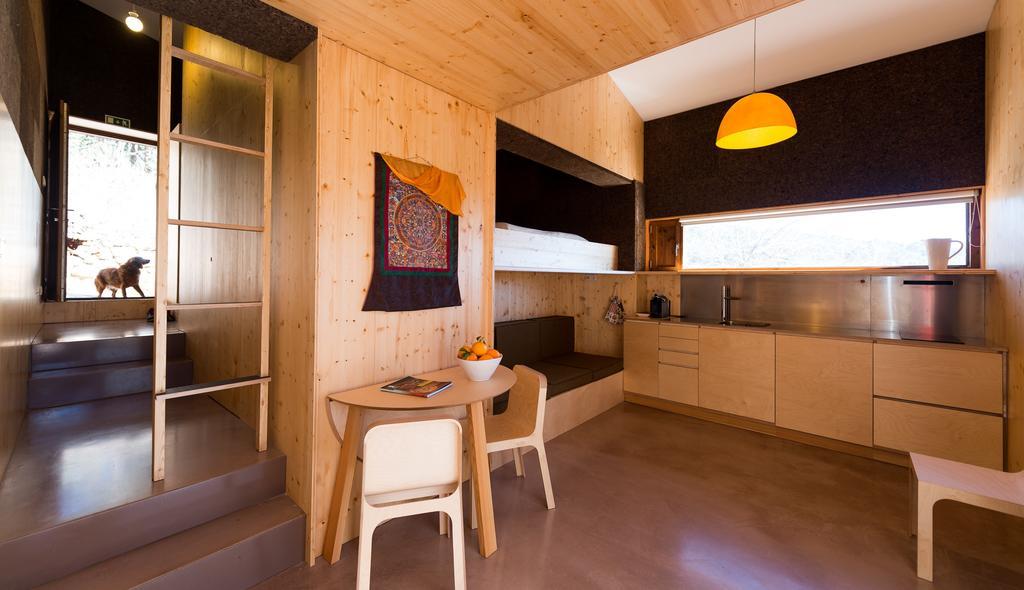 Vale Do Ninho Nature Houses Ferraria de São João الغرفة الصورة